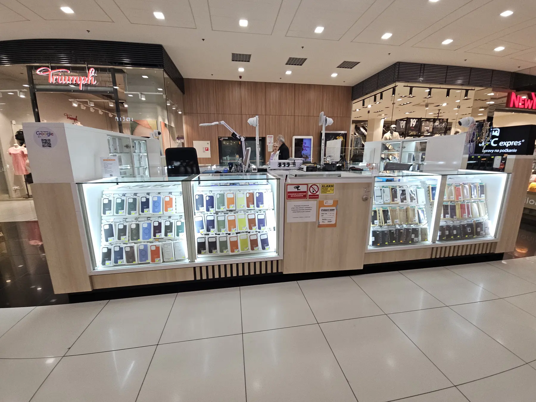 Pobočka PCexpres Nitra OC Mlyny